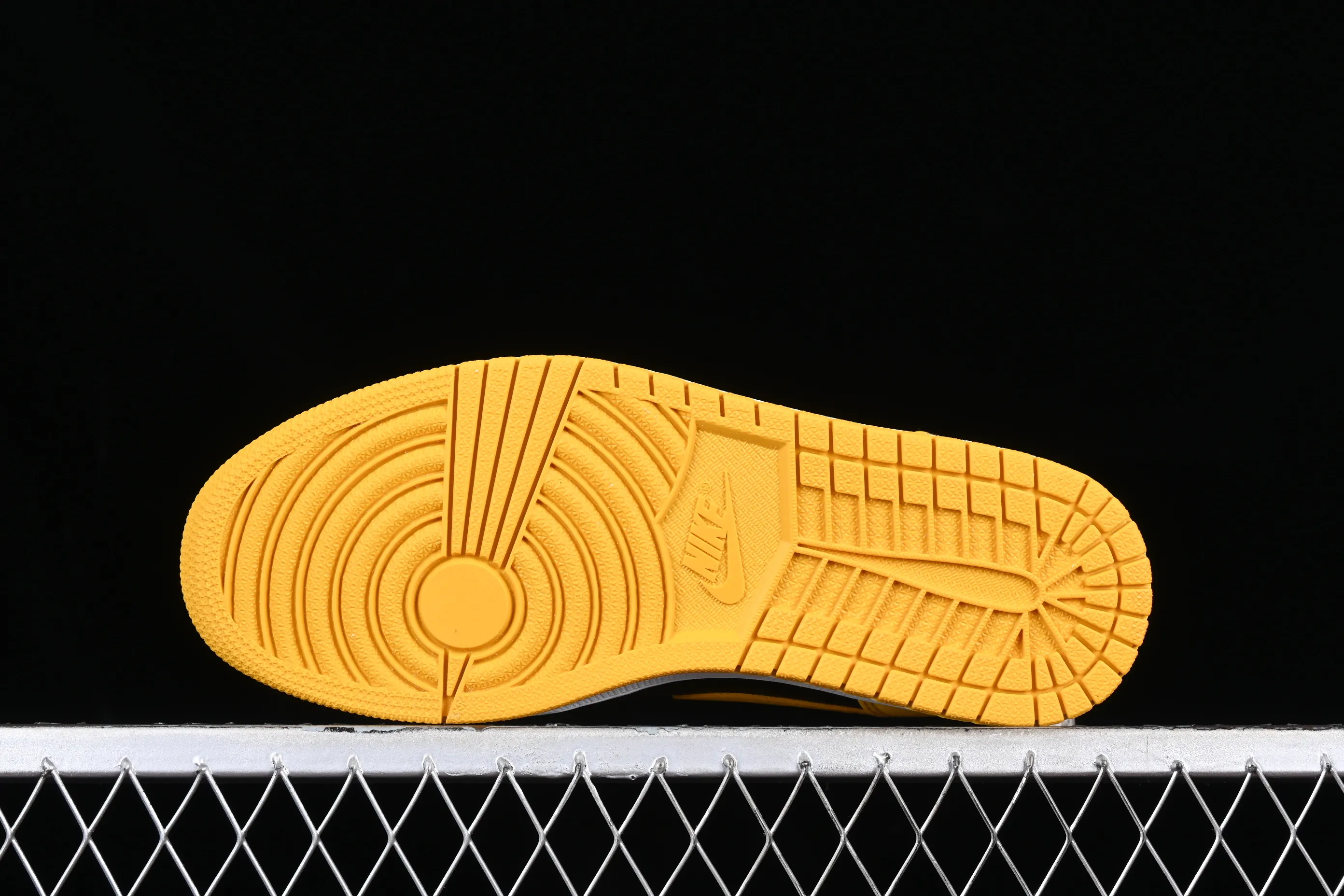 All categories Air Jordan Jordan series basketball shoes Air Jordan 1 Low Z version Air Jordan 1 Low OG "Yellow Ocher" AJ1 Joe 1 black and yellow low-top cultural casual sneakers 553558-072